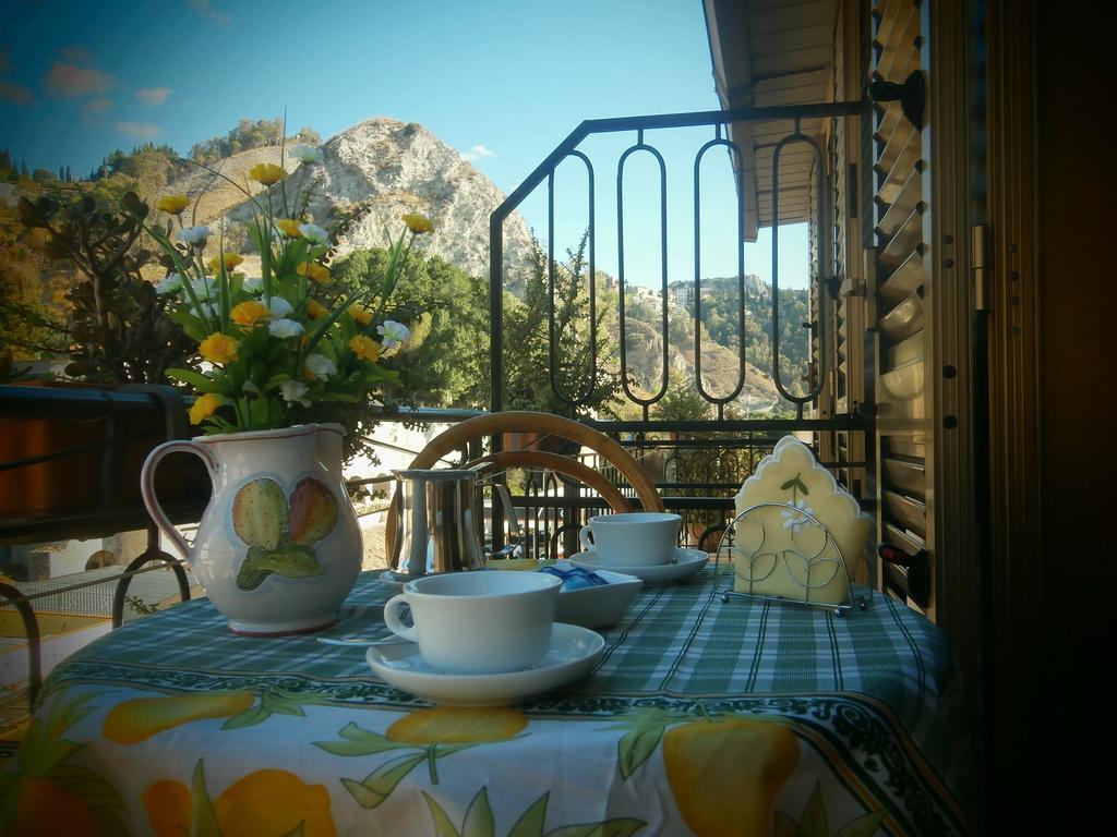 Hotel Pensione Cundari Taormina Luaran gambar